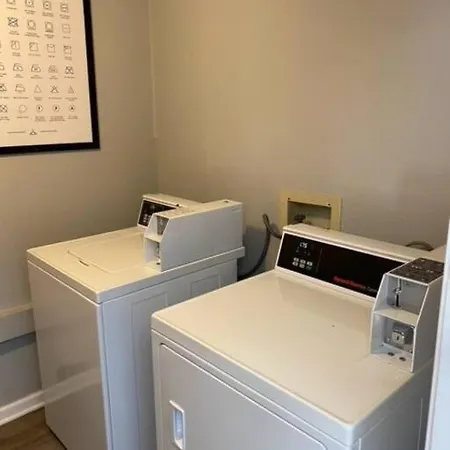 The Carolyn - 2 Bedroom Apt In Quilt Town, Usa Hamilton Extérieur photo