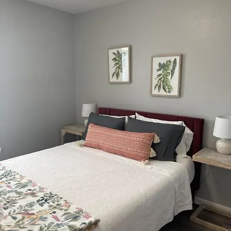 The Carolyn - 2 Bedroom Apt In Quilt Town, Usa Hamilton Extérieur photo