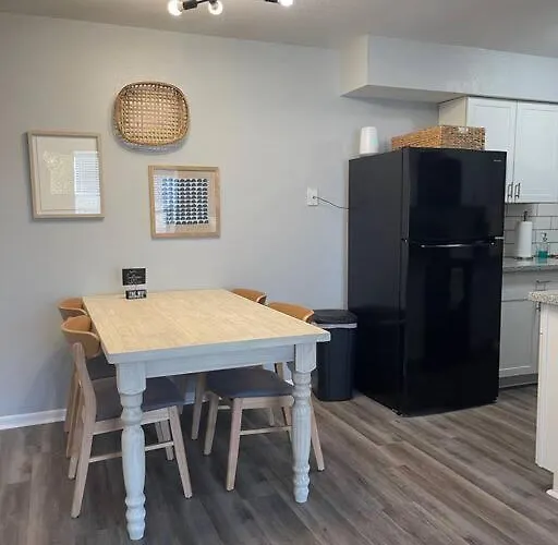 The Carolyn - 2 Bedroom Apt In Quilt Town, Usa